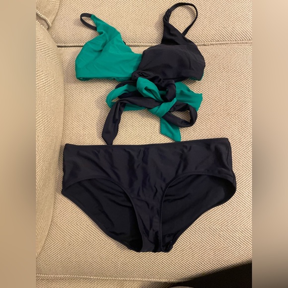 Aerie color block bikini set. - Picture 1 of 6